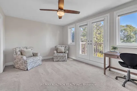 17 Kingsville Lane, Richmond Hill, ON L4C 7V6