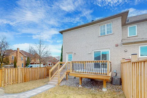 804 Caboto Trail, Markham, ON L3R 4W8