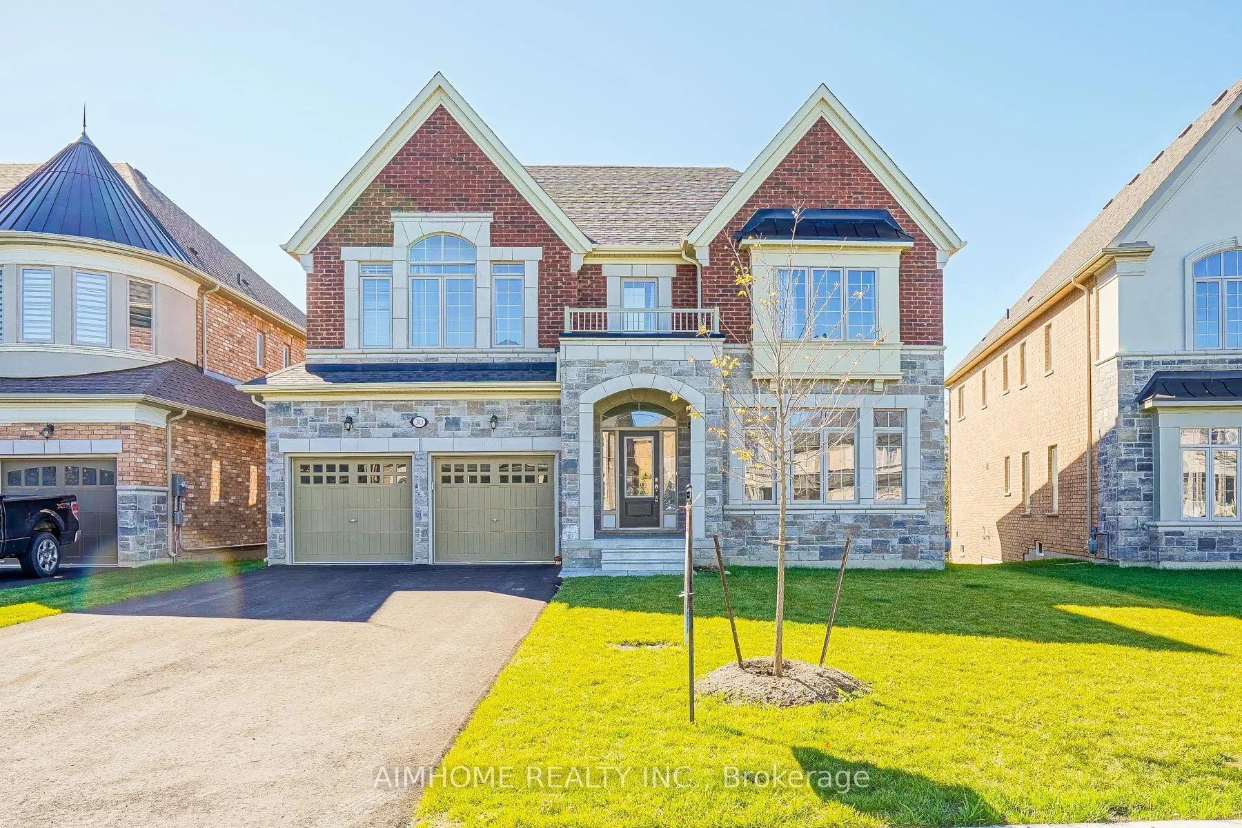 30 Brown Court, Newmarket, ON L3Y 0C7