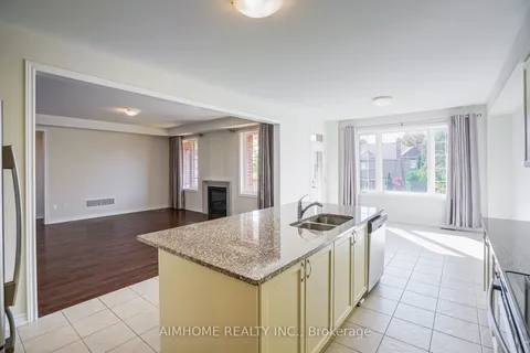 30 Brown Court, Newmarket, ON L3Y 0C7