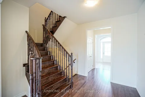 30 Brown Court, Newmarket, ON L3Y 0C7