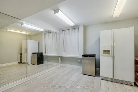 870 Shadrach Drive, Newmarket, ON L3X 2H3