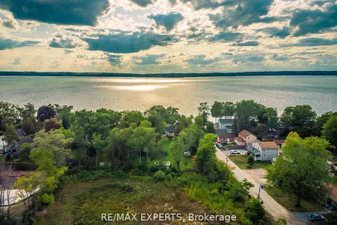 300 Metro Road, Georgina, ON L4P 3C8