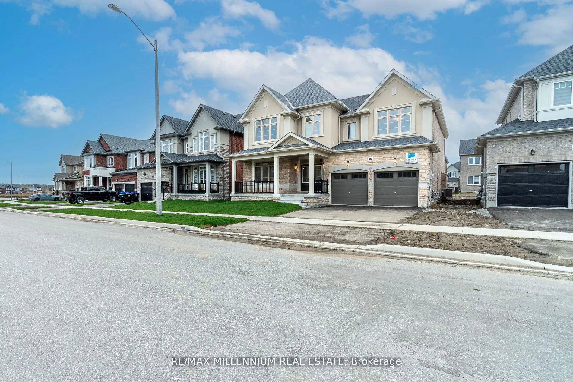 1640 Corsal Court, Innisfil, ON L9S 0P8