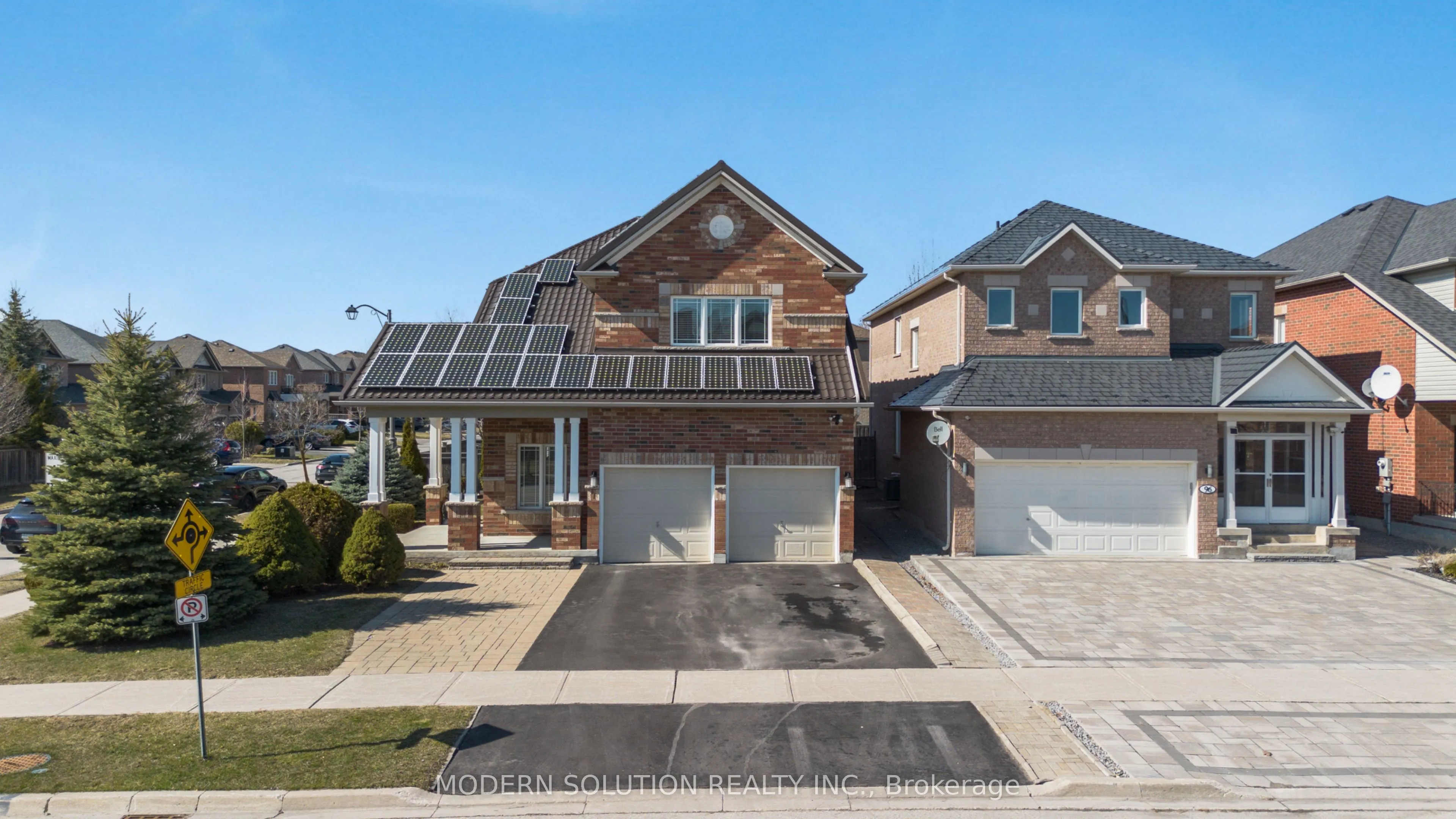 1 Petermann Street, Aurora, ON L4G 7W9