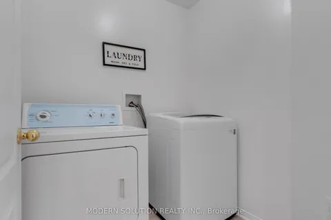 1 Petermann Street, Aurora, ON L4G 7W9