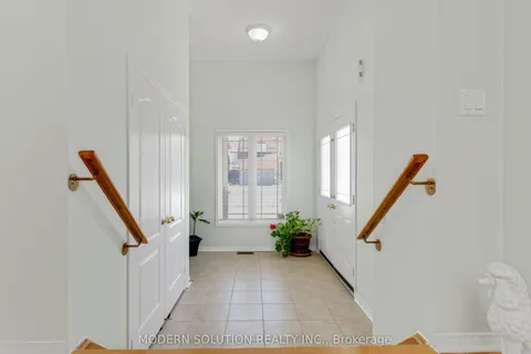 1 Petermann Street, Aurora, ON L4G 7W9