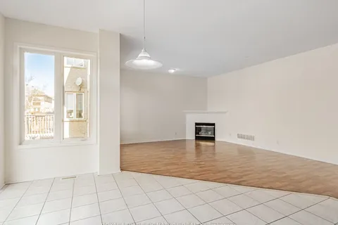 33 Bilberry Crescent, Richmond Hill, ON L4S 2M4