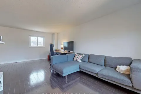 995 Krista Court, Newmarket, ON L3Y 7E9