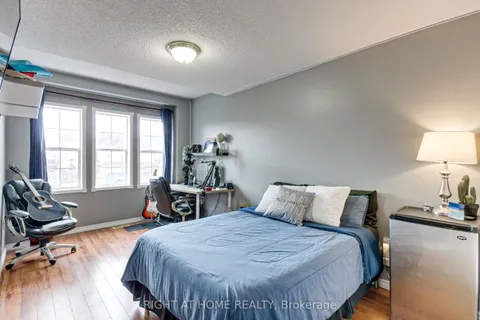 26 Crittenden Drive, Georgina, ON L4P 4E7