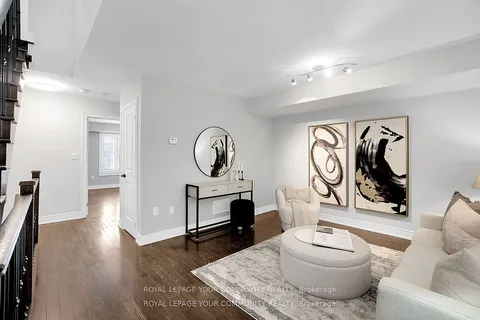 15 Hiawatha Court, Vaughan, ON L4L 0J2