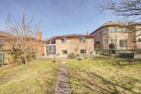 113 Oak Avenue, Richmond Hill, ON L4C 6R6