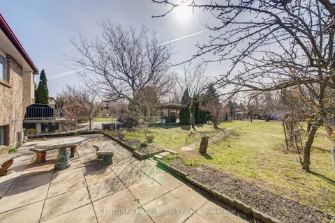 113 Oak Avenue, Richmond Hill, ON L4C 6R6