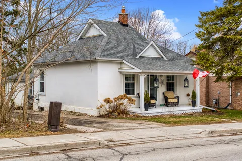 19180 Centre Street, East Gwillimbury, ON L0G 1M0