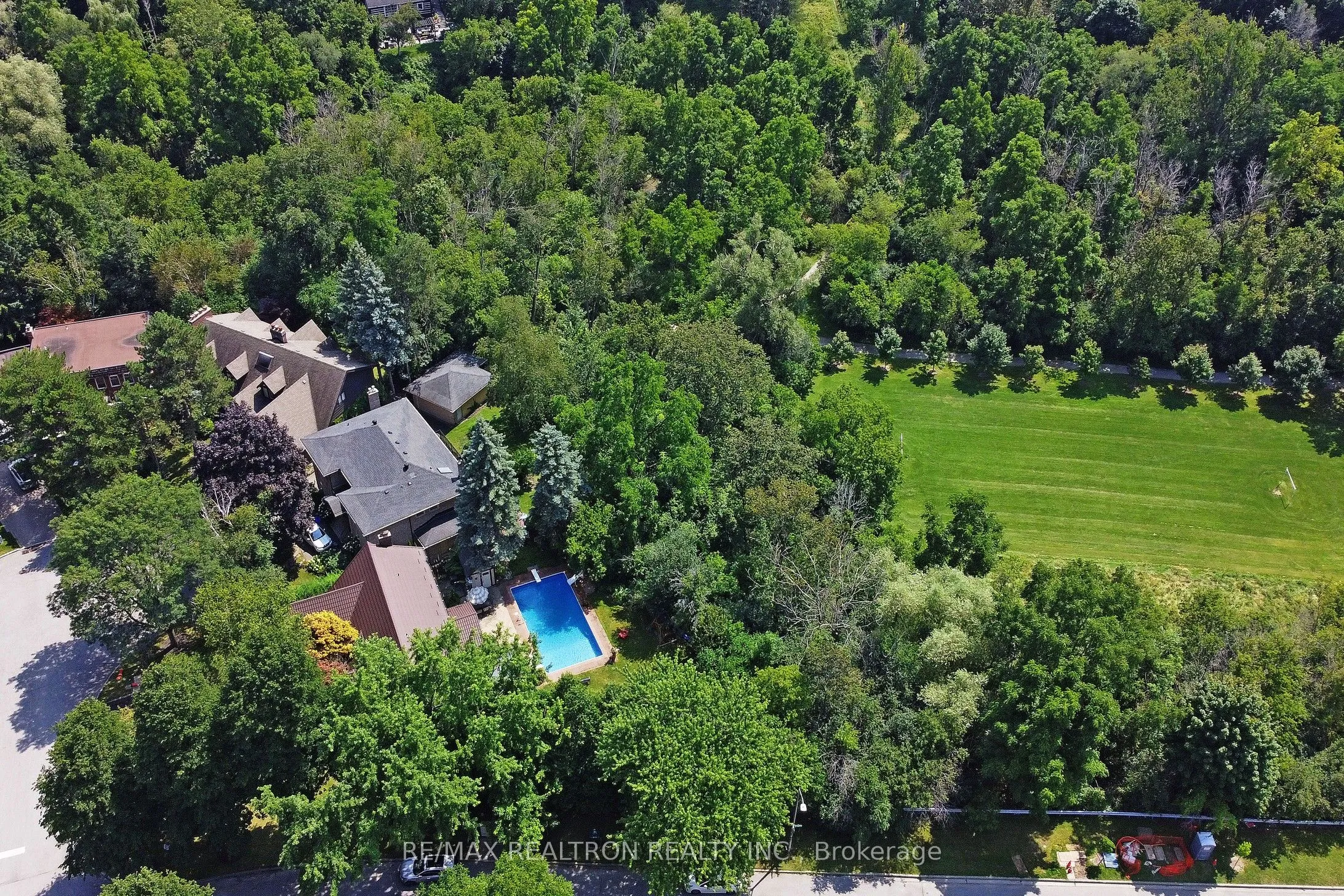 12 Brooklet Court, Markham, ON L3T 2M9