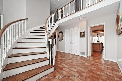 12 Brooklet Court, Markham, ON L3T 2M9