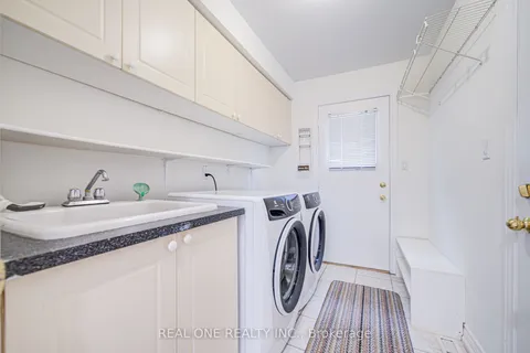 27 Binscarth Crescent, Vaughan, ON L4J 4S4