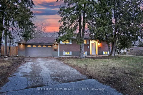 14 Algonquin Crescent, Aurora, ON L4G 3E5