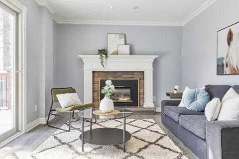 131 Golf Club Court, Richmond Hill, ON L4C 5E1