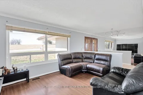 16585 Jane Street, King, ON L7B 0G8