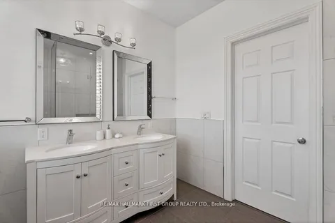 16585 Jane Street, King, ON L7B 0G8