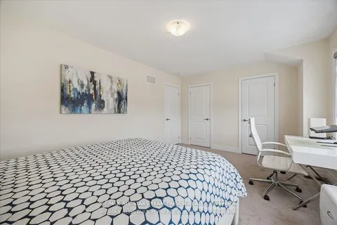 83 Kingknoll Crescent, Georgina, ON L4P 0H8