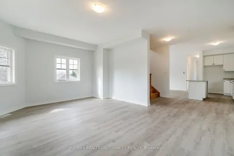 2 Ravenscraig Place, Innisfil, ON L0L 1L0
