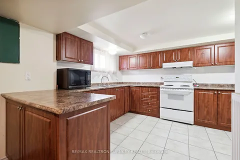 3 Grencer Road, Bradford West Gwillimbury, ON L3Z 3Z2