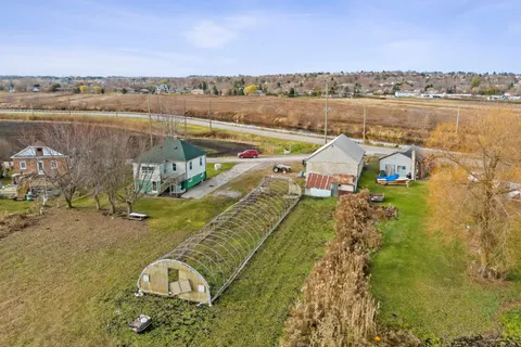 3 Grencer Road, Bradford West Gwillimbury, ON L3Z 3Z2