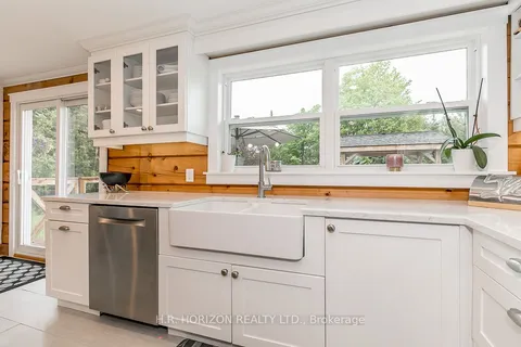 19 Mulock Drive, Bradford West Gwillimbury, ON L0G 1B0