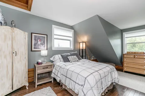 19 Mulock Drive, Bradford West Gwillimbury, ON L0G 1B0