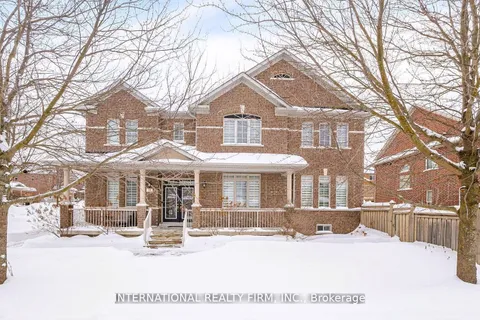 39 Lewis Honey Drive, Aurora, ON L4G 0J4