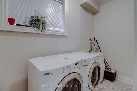34 Danpatrick Drive, Richmond Hill, ON L4S 2S7