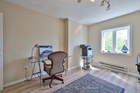 9 Springer Drive, Richmond Hill, ON L4C 0E9