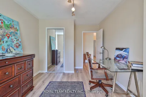 9 Springer Drive, Richmond Hill, ON L4C 0E9