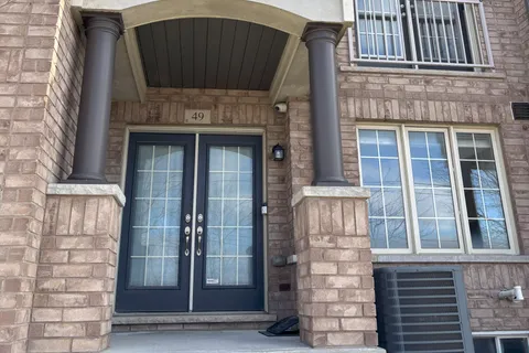 49 Memon Place, Markham, ON L6E 0S1