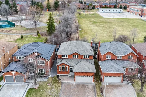 146 Valleymede Drive, Richmond Hill, ON L4B 1T2