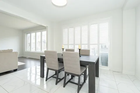 14 Longworth Avenue, Richmond Hill, ON L4E 1J1