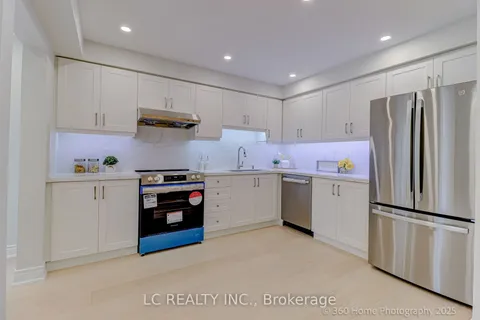 17A Silver Stream Avenue, Richmond Hill, ON L4S 2K9