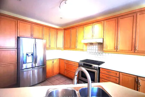 35 Grange Drive, Richmond Hill, ON L4E 4T1