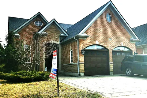 35 Grange Drive, Richmond Hill, ON L4E 4T1