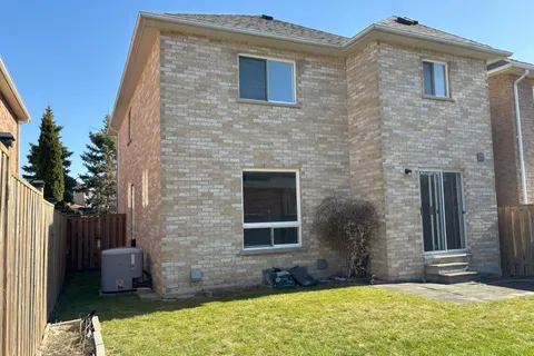 110 Halterwood Circle, Markham, ON L3P 7T3