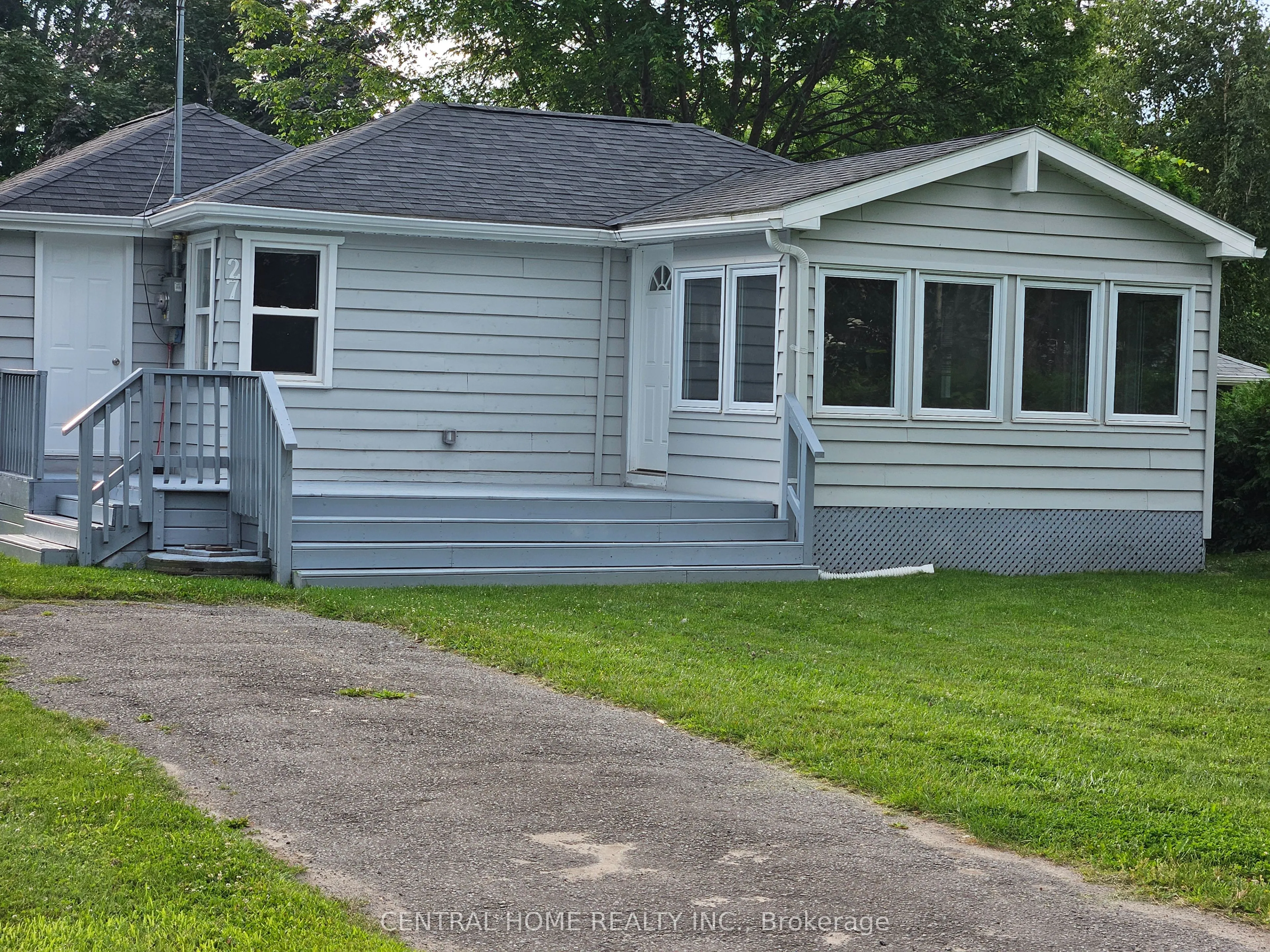 27 Blue Heron Drive, Georgina, ON L0E 1N0