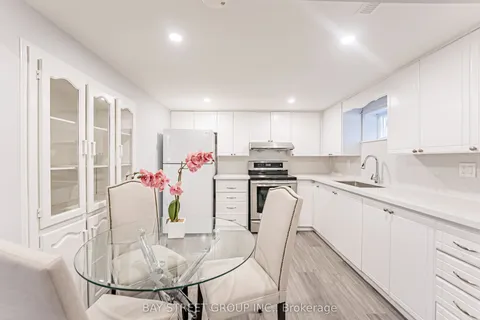 51 Rockport Crescent, Richmond Hill, ON L4C 2L7