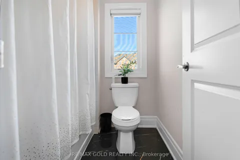 325 Danny Wheeler Boulevard, Georgina, ON L4P 0K1