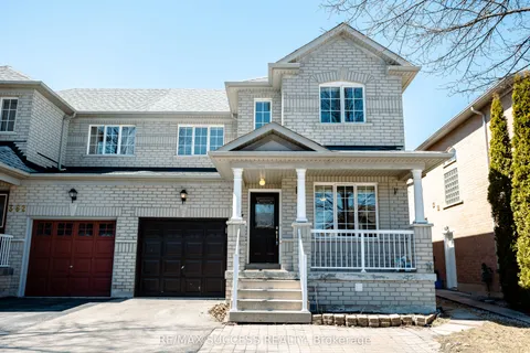 384 Flagstone Way, Newmarket, ON L3X 2R3