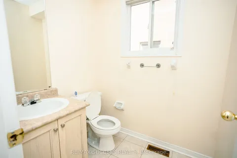 384 Flagstone Way, Newmarket, ON L3X 2R3