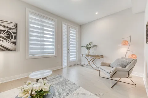 222 Vermont Avenue, Newmarket, ON L3X 0M6