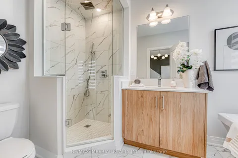 222 Vermont Avenue, Newmarket, ON L3X 0M6