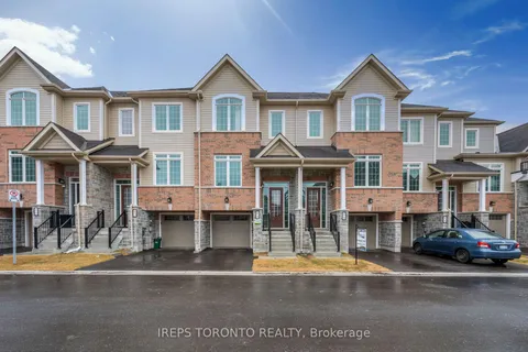 84 Lyall Stokes Circle, East Gwillimbury, ON L0G 1M0